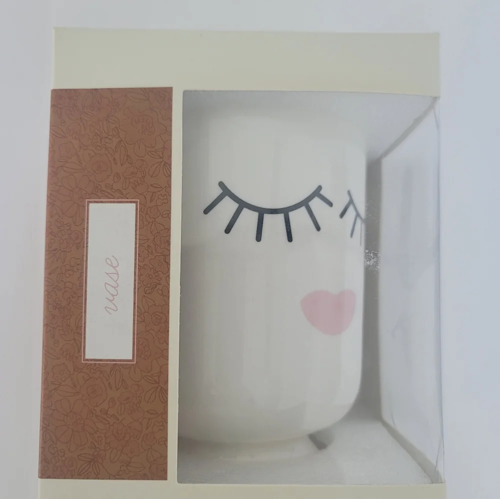 Brushes, makeup, flowers, etc ceramic organizer. Glamorous yet simple sophistica